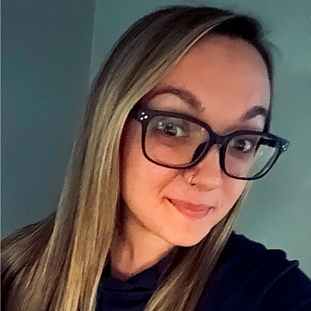 Meet your Posher, Courtney